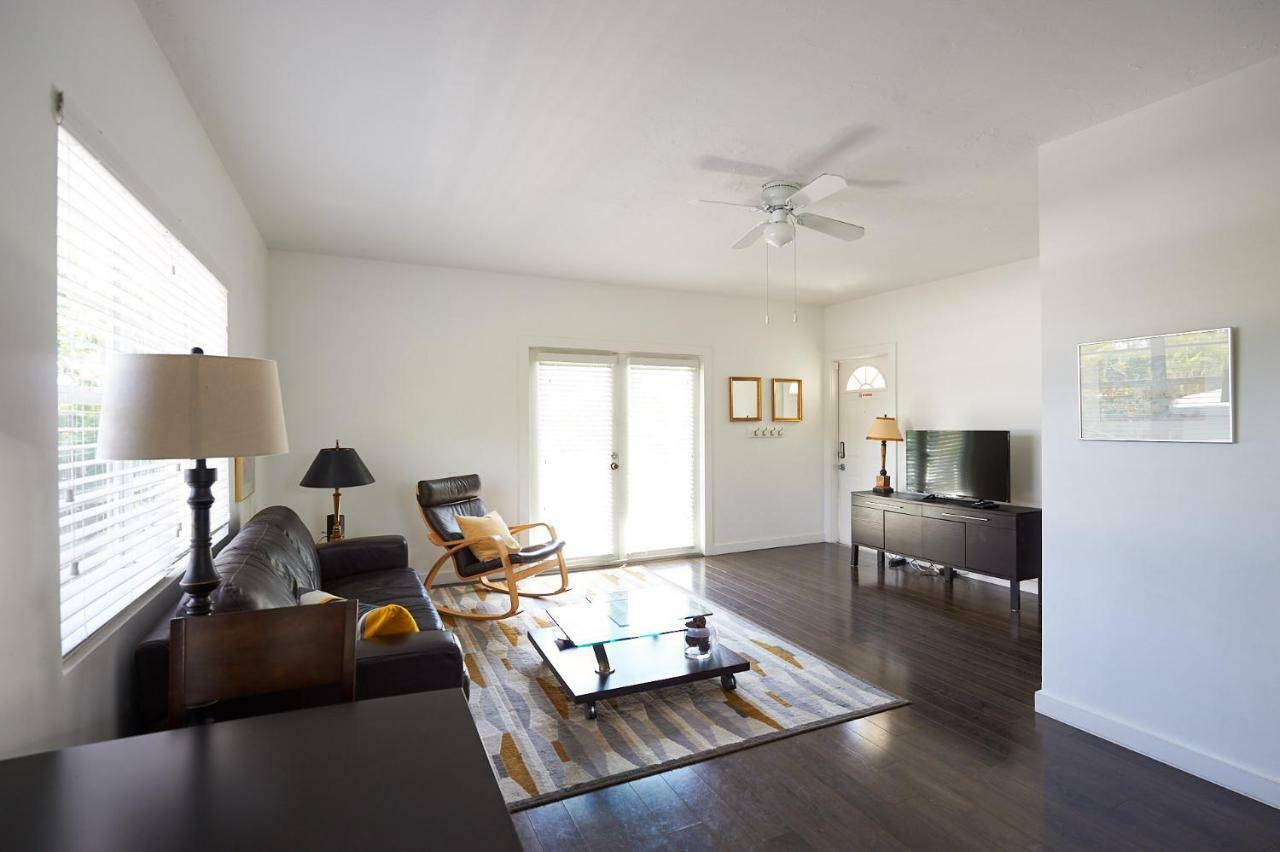 Clean Cosy Flat, Steps From The Fort Lauderdale